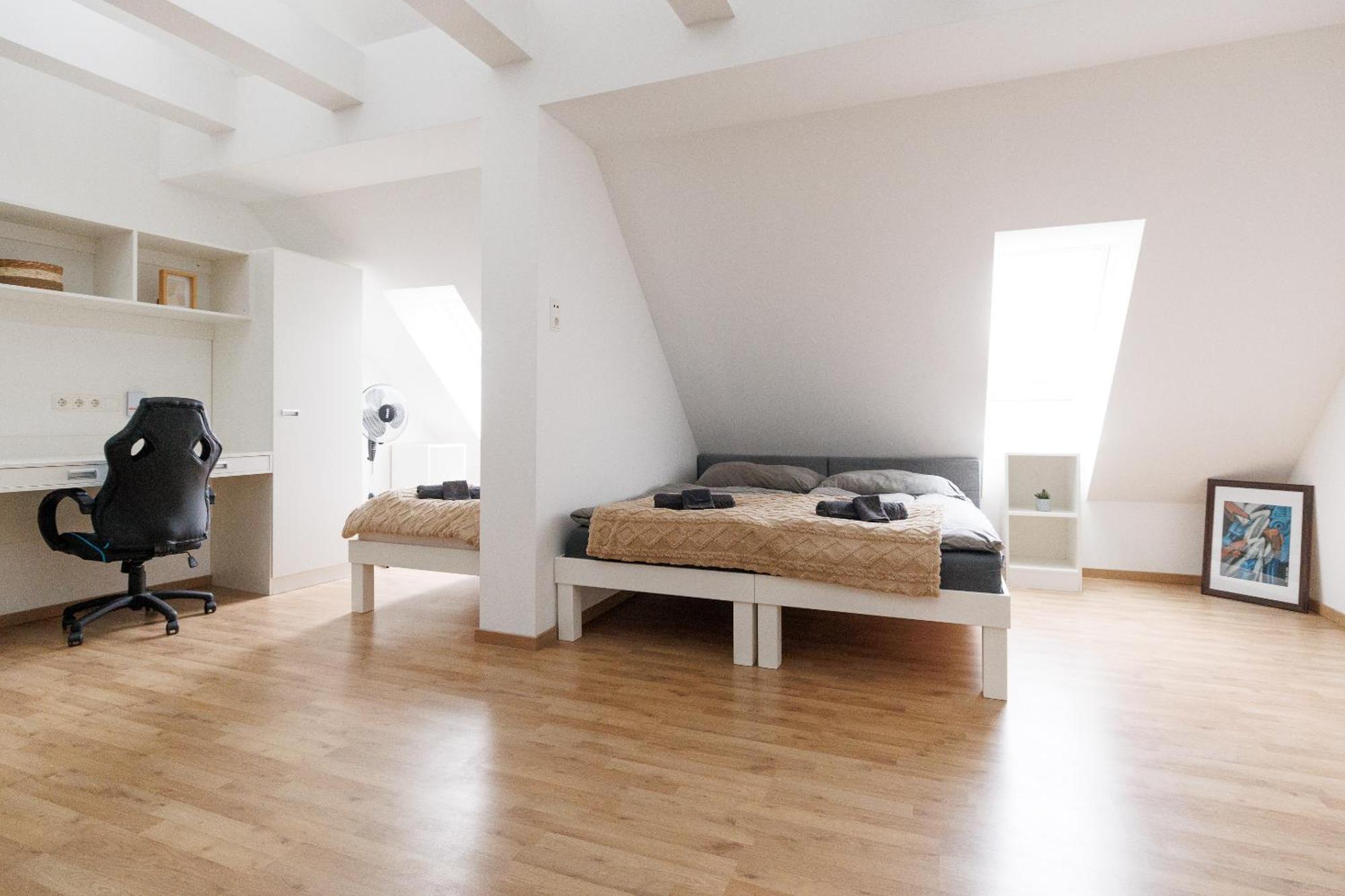 Central Urban Studio Wiener Neustadt Eksteriør bilde