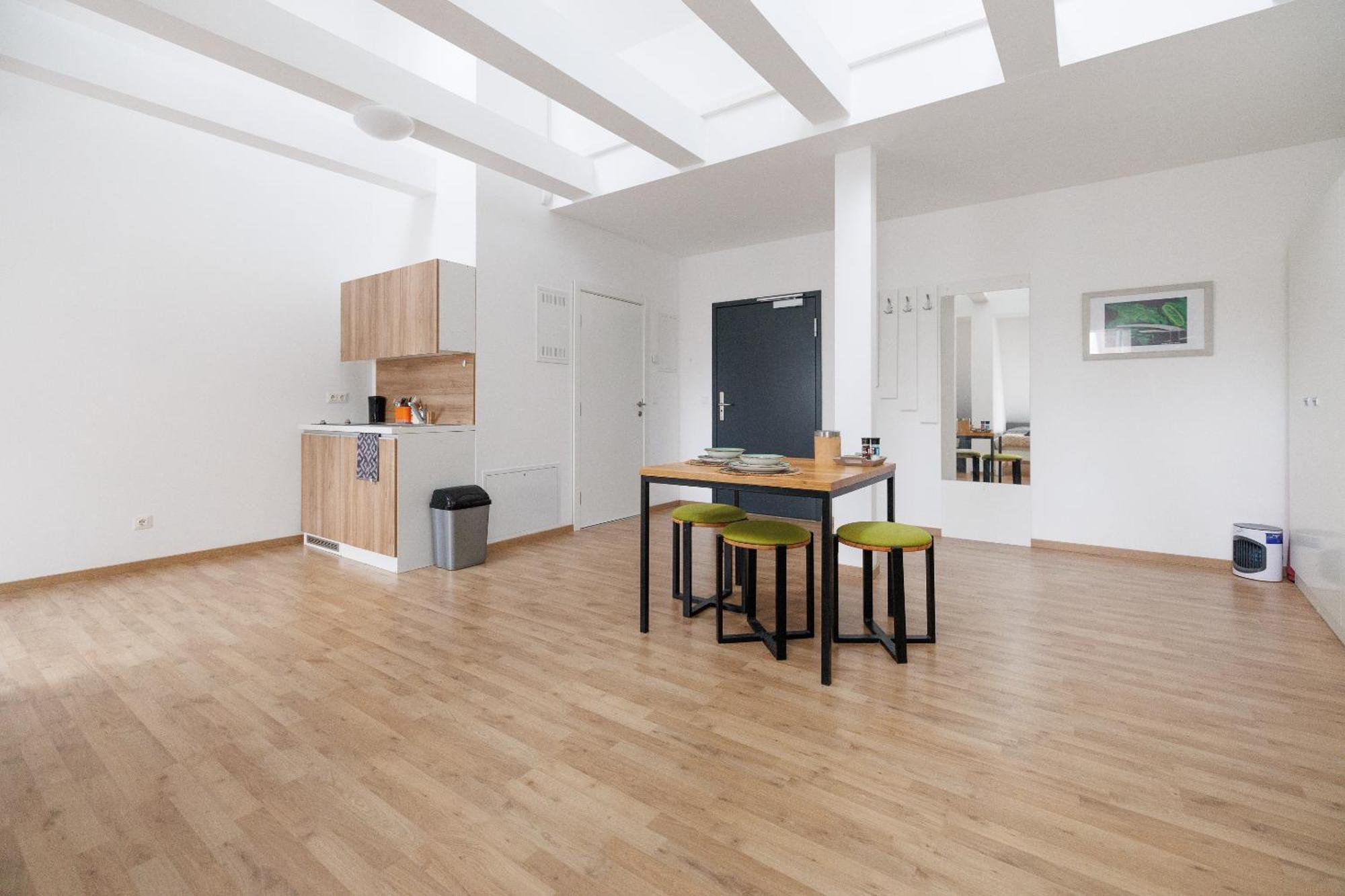 Central Urban Studio Wiener Neustadt Eksteriør bilde