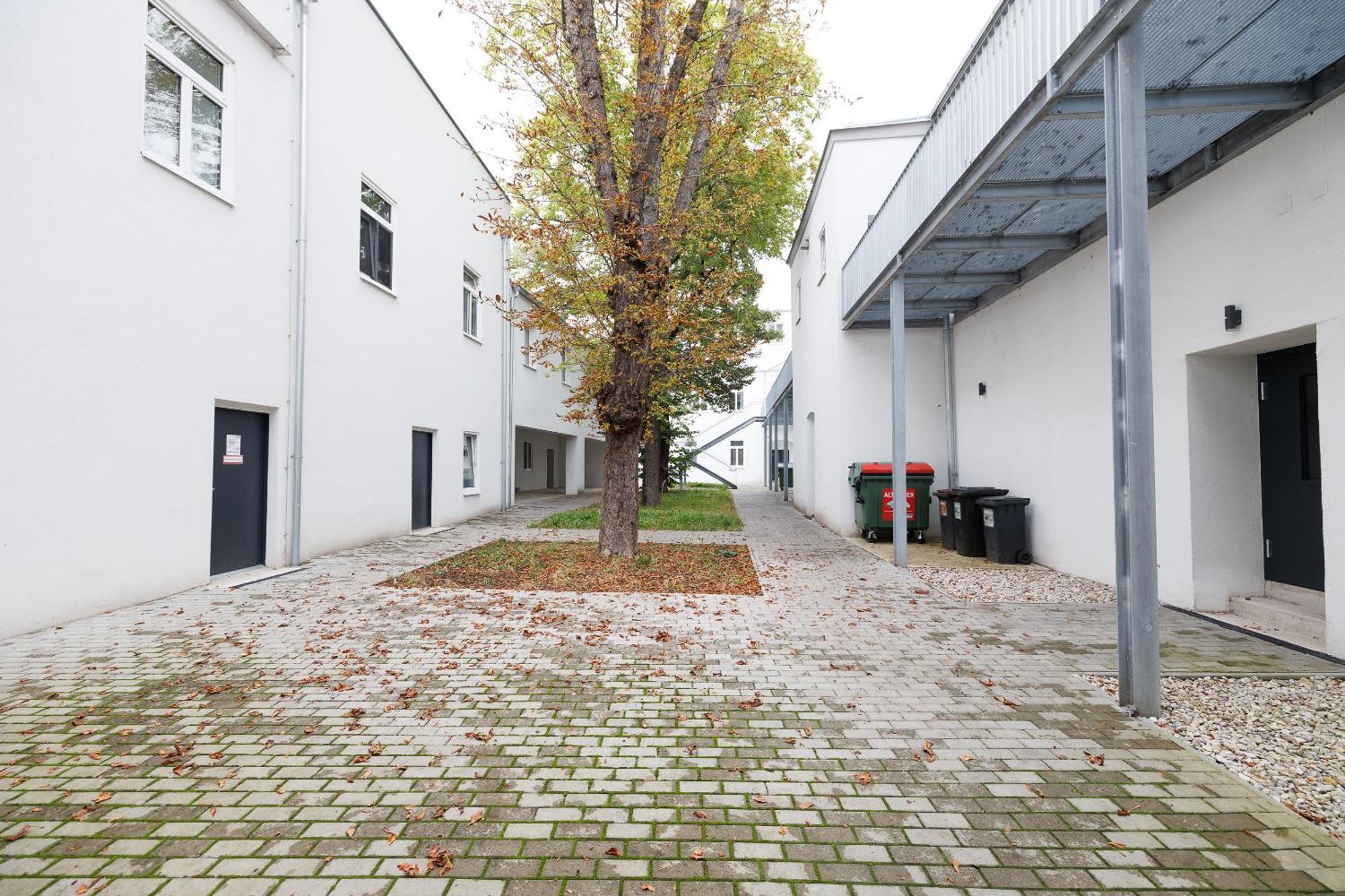 Central Urban Studio Wiener Neustadt Eksteriør bilde